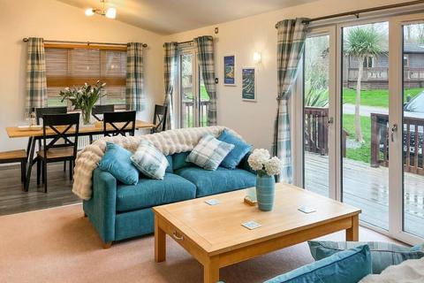 2 bed property, in 9 Trehawks, £55,000