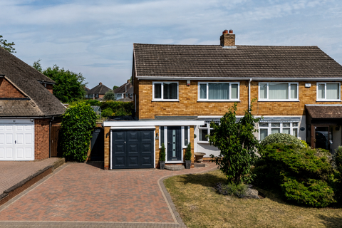 3 bed property, in Stirling Road, £480,000