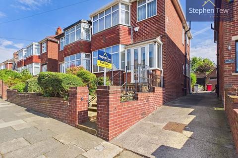 3 bed property, in Ingleway Avenue, £150,000