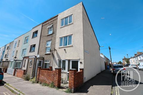 3 bed property, in Haward Street, £110,000