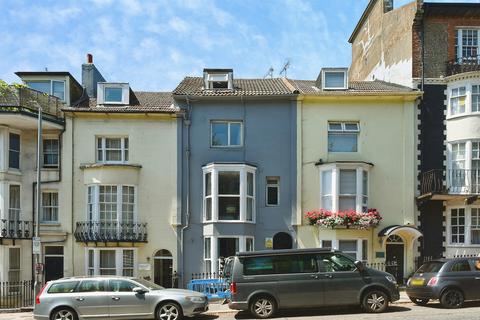 9 bed property, in Upper Rock Gardens, £900,000