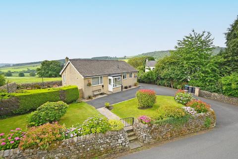 3 bed property, in Glasshouses, £475,000