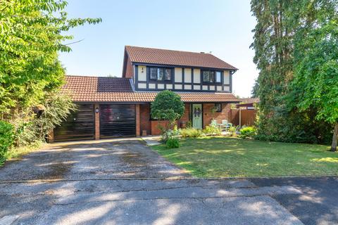 4 bed property, in The Avenue, £294,950