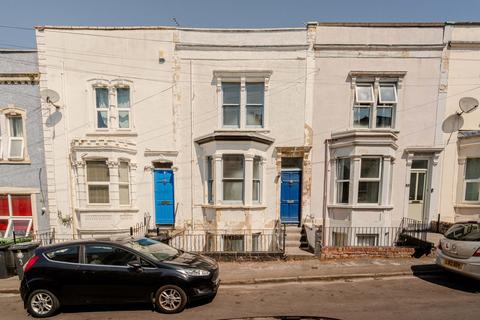 3 bed property, in Fraser Street, £495,000