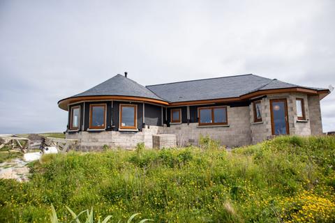 3 bed property, in Rushgarry, £340,000