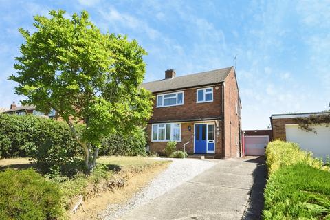 3 bed property, in Mill Lane, £375,000