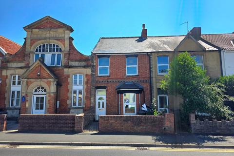 3 bed property, in Church Street, £200,000