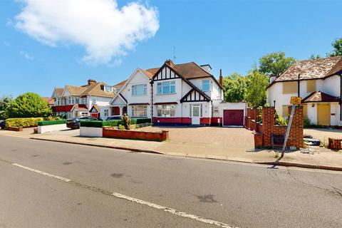 6 bed property, in Wembley Park Drive, £999,950