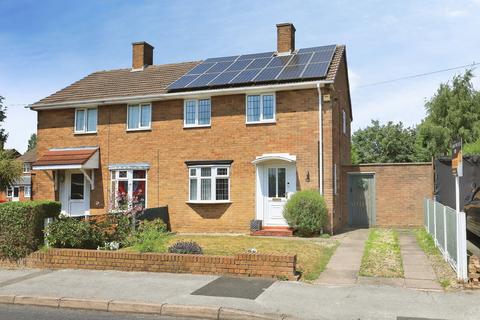 2 bed property, in Brereton Road, £190,000