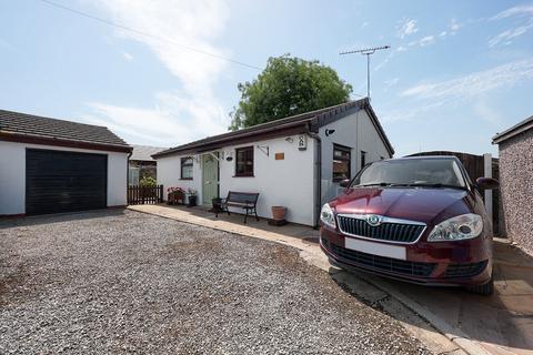 2 bed property, in Longridge, £220,000