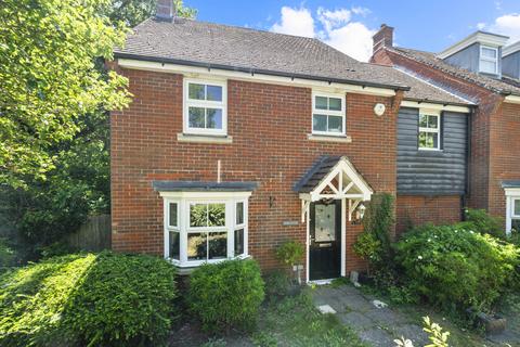 4 bed property, in Fleming Road, £550,000