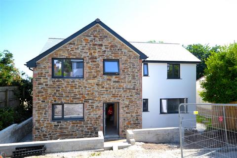 4 bed property, in Gidley Fields, £525,000