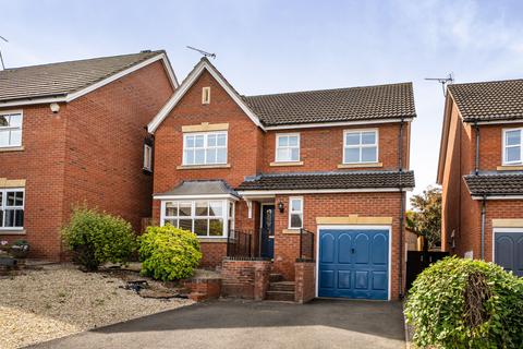 4 bed property, in Leominster HR6, £310,000