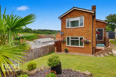 3 bed property, in Scotby Avenue, £350,000