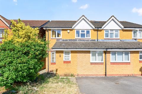 4 bed property, in Windrush, £650,000