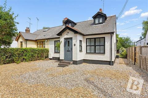 3 bed property, in Crow Green Road, £585,000