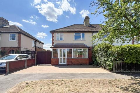 3 bed property, in Warren Road, £575,000