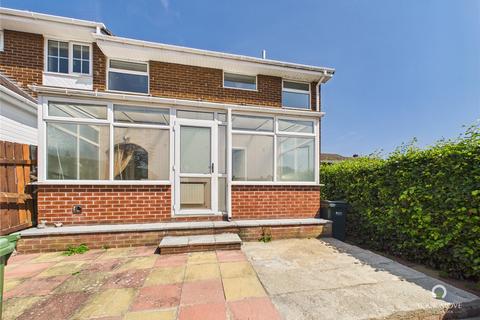 3 bed property, in Thornfield Place, £130,000
