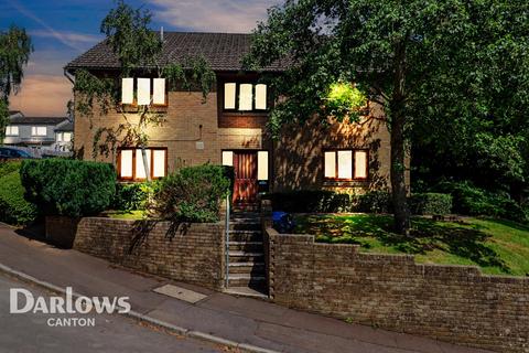 Studio, in Forest View, £80,000