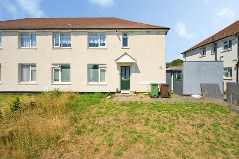 3 bed property, in Taunton Avenue, £115,000