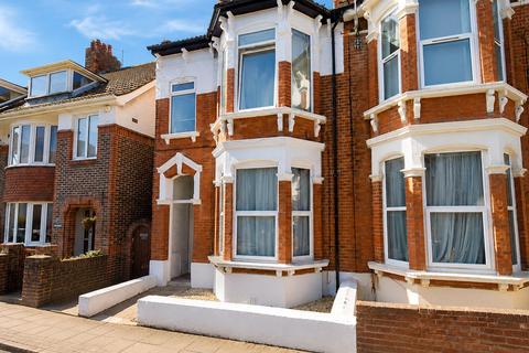 1 bed property, in 1, £130,000