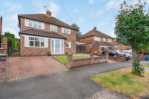 3 bed property, in Kingsleigh Road, £600,000