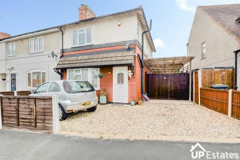 3 bed property, in Bede Road, £180,000