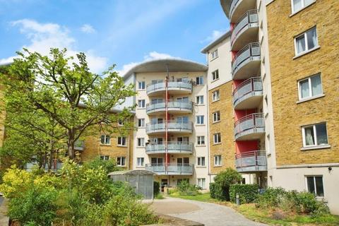 1 bed property, in Pancras Way, £225,000