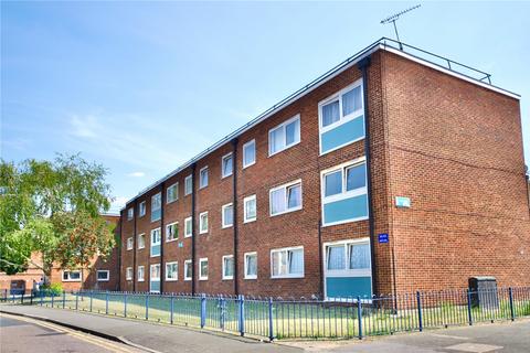 3 bed property, in Harts Lane, £280,000
