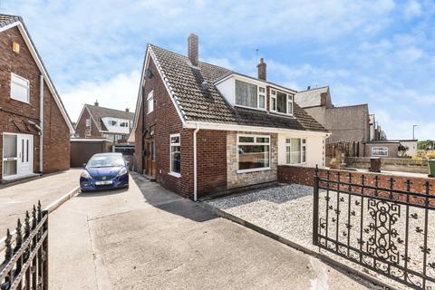 2 bed property, in Vale Terrace, £160,000