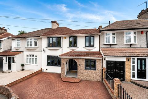 4 bed property, in Preston Drive, £700,000