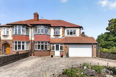 5 bed property, in Lady Hay, £975,000