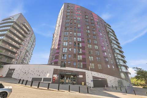 2 bed property, in Cross Green Lane, £135,000