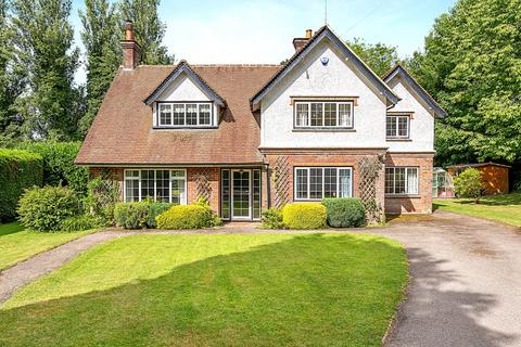 4 bed property, in Wycombe Road, £1,300,000