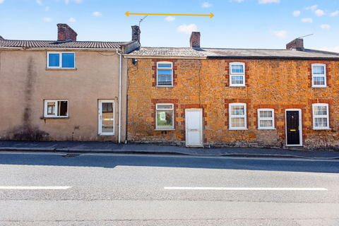2 bed property, in 27 Station Road, £85,000