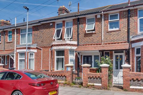 3 bed property, in Shelford Road, £290,000