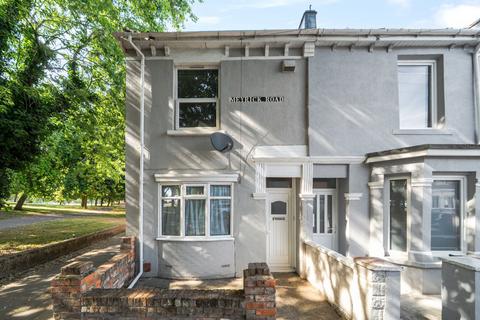 2 bed property, in Meyrick Road, £230,000