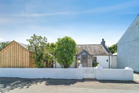 2 bed property, in Marloes, £300,000