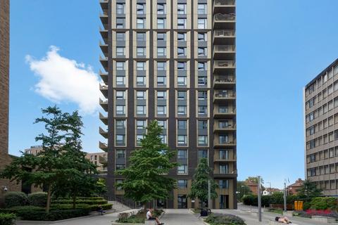1 bed property, in Palace Arts Way, £350,000