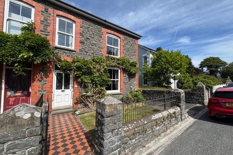 4 bed property, in Lampeter Road, £345,000