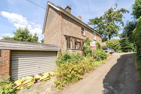 2 bed property, in Fairview Lane, £350,000