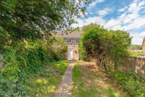 3 bed property, in The Dene, £300,000