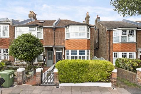 3 bed property, in Green Street, £425,000