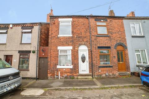 1 bed property, in North Street, £120,000