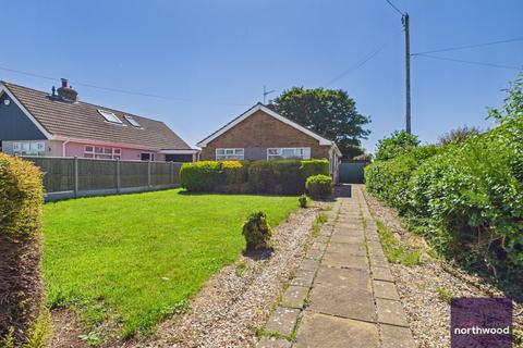 2 bed property, in Church Road, £160,000