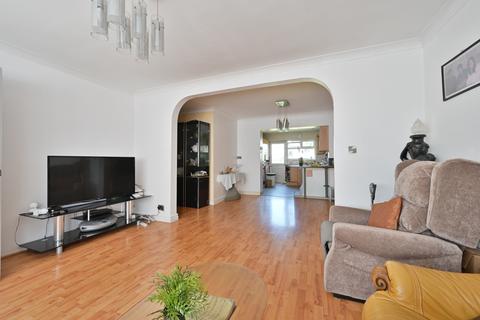 7 bed property, in The Mall, £675,000