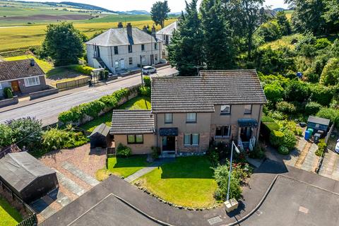 3 bed property, in Kinnear Court, £229,000