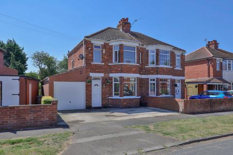 3 bed property, in Melwood Grove, £375,000