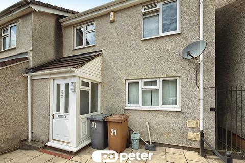 3 bed property, in Twyn Gardens, £135,000