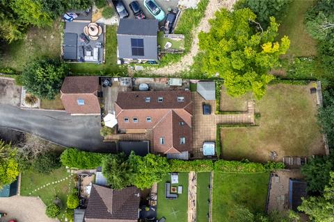 3 bed property, in Valley Lane, £700,000